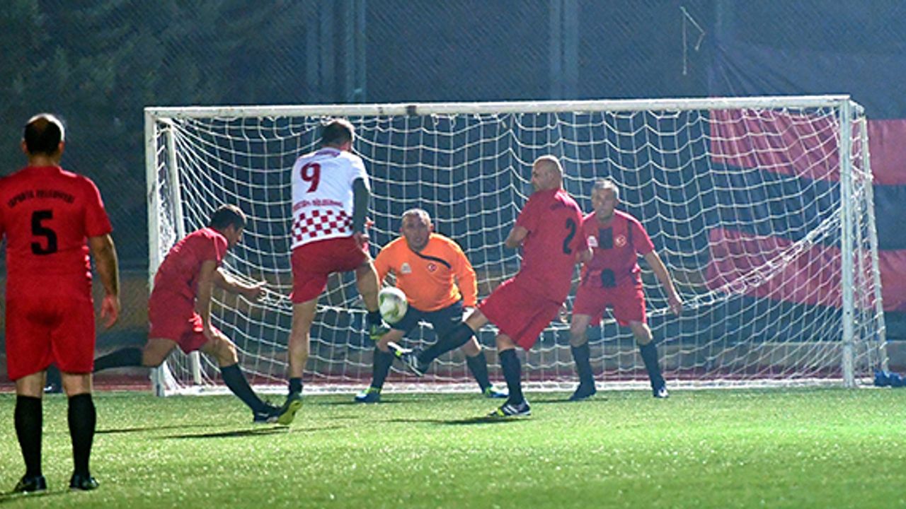 Şampiyon 13 Aralık'ta belli olacak