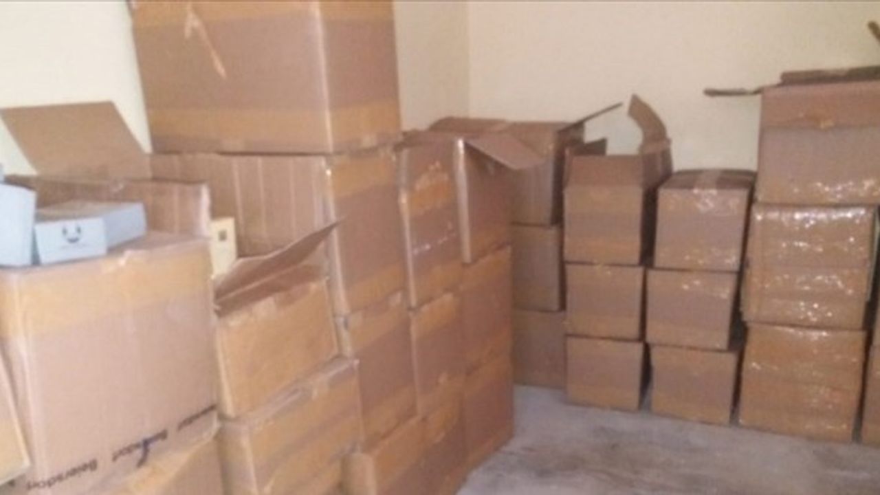 Antalya'da 22 bin 201 şişe kaçak parfüm ele geçirildi