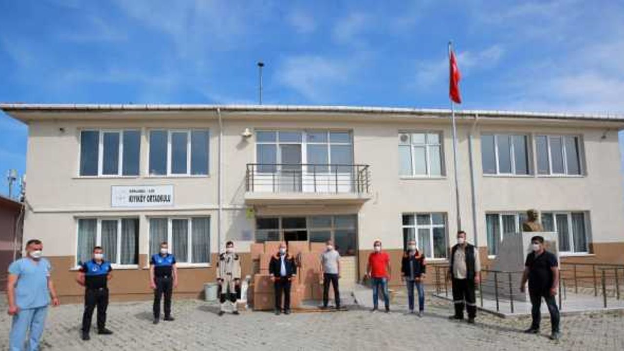 TürkAkım'dan koruyucu sağlık ve temizlik malzemesi yardımı
