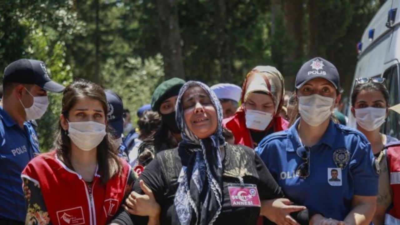 Siirt'te şehit düşen Özel Harekat polisi Kurtul son yolculuğuna uğurlandı