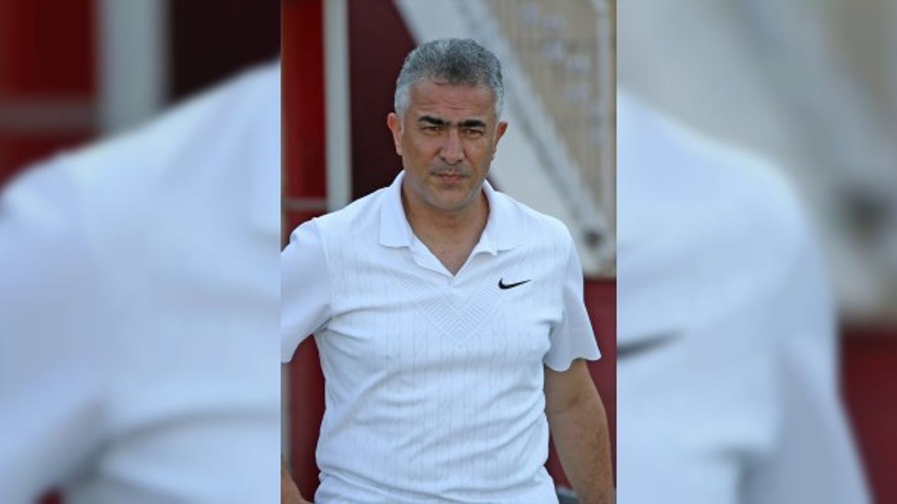 Teknik direktör Mehmet Altıparmak, üzdüğü takımları Süper Lig'e çıkarıyor