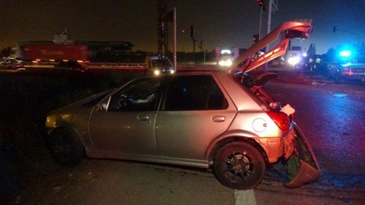 Adana'da tır otomobille çarpıştı: 1 ölü, 2 yaralı