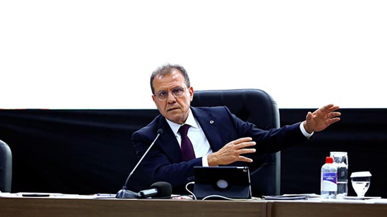 Seçer’den basına sansür! Gazetecileri dışarı çıkardı!