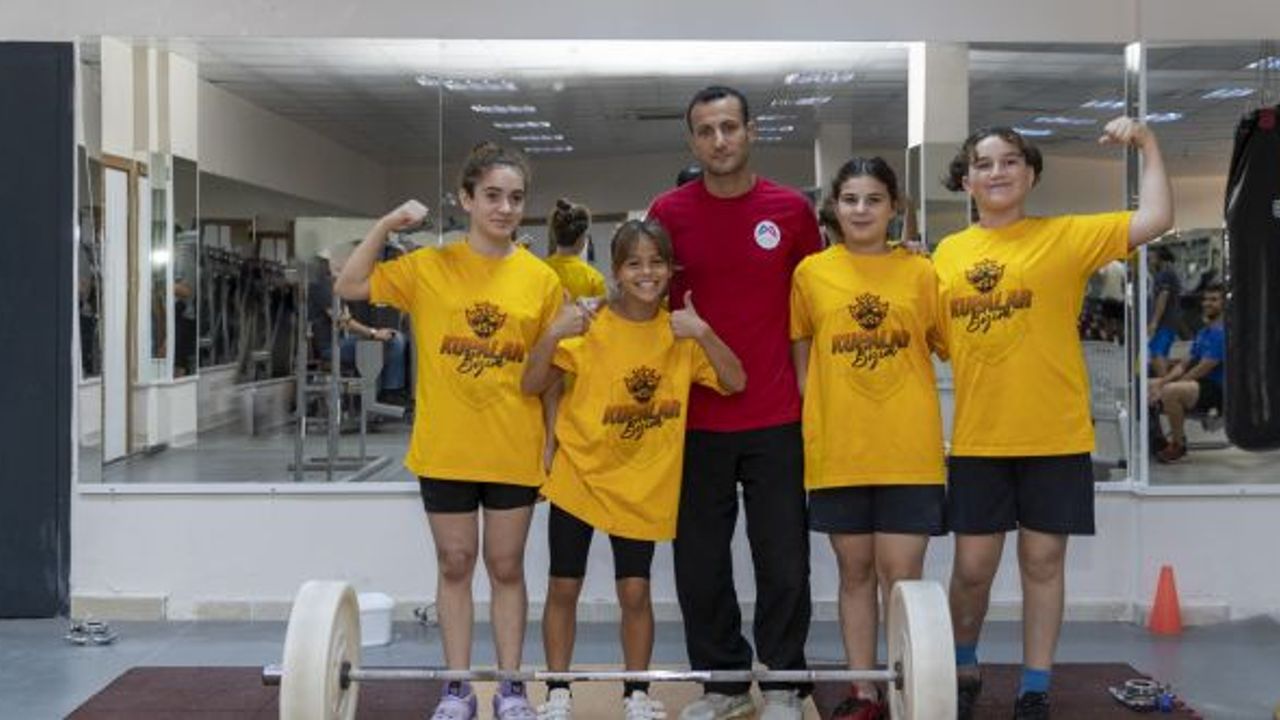 BÜYÜKŞEHİR’İN LİSANSLI HALTER SPORCULARI, MİNİKLER TÜRKİYE ŞAMPİYONASI İKİNCİ ETABINDA