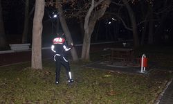 Boynundan bıçaklandı