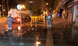 Antalya'da sokaklar yıkanıyor
