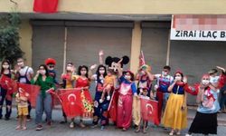 Adana'da sokağa çıkamayan çocuklara bayram hediyesi