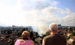 Antalya'nın tarihi Kaleiçi semtindeki metruk binada yangın çıktı