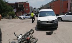 Adana'da motosiklet ile hafif ticari araç çarpıştı: 1 yaralı