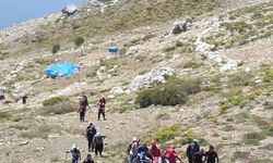 Antalya'da uçuruma düşen çoban kurtarıldı
