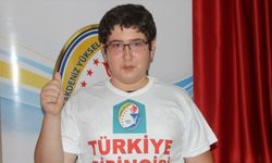 Antalyalı LGS birincisi Onur Alperen Yılmaz, siyasetçi olmak istiyor