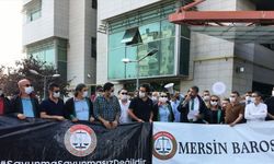 Mersin Barosu avukatlarından çoklu baro düzenlemesine protesto