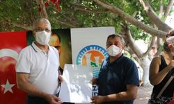 Mezitli'de vatandaşlara maske dağıtan gönüllülere teşekkür belgesi