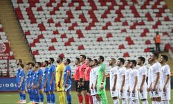 TFF Başkanı Özdemir Antalya'daki maçta rahatsızlanarak hastaneye kaldırılan Arıcı'yı ziyaret etti