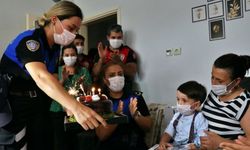Adana polisinden 3 yaşındaki Ömer'e sürpriz doğum günü kutlaması