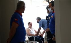 Adana'da rahatsızlanan Parkinson hastasının yardımına polis ve itfaiye koştu