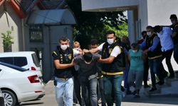 Adana'daki kuyumcu soygununa karıştığı iddisıyla yakalanan 7 zanlıdan 2'si tutuklandı