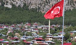 Akçatekir Yaylası'na dev Türk Bayrağı