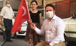 MHP Yenişehir’den vatandaşa 2 bin bayrak