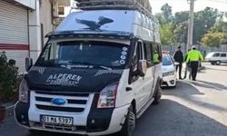 Adana'da minibüsle "korsan taşımacılık" yapan sürücü polis denetiminde yakalandı