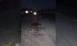 Antalya'da otomobil motosiklete çarptı: 2 yaralı