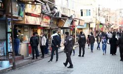 Adana'da polis, Kovid-19 tedbirlerine uymayan 390 kişiye ceza uyguladı