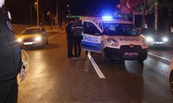 Adana'da polisten kaçmaya çalışan sürücü kovalamacayla yakalandı