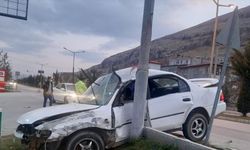 Kahramanmaraş'ta 3 kişinin yaralandığı kaza güvenlik kamerasında