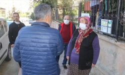 Adana'da pazar alışverişine giden kadının çantası kapkaç yöntemiyle çalındı