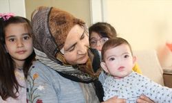 Antalya'da Çetin ailesi, burnu olmadan dünyaya gelen 2 kızının nefes alabilmesi için mücadele ediyor