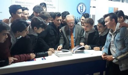 Rektör Uzun, Ankara’da aday öğrencilerle bir araya geldi