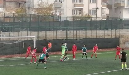 Yeşilyurt Belediyespor sahasında 4-2’lik skorla kazandı