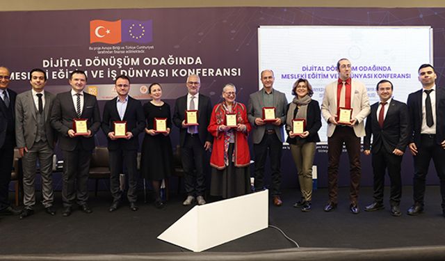 “HER ÜLKE MESLEKİ EĞİTİM POLİTİKASINI KENDİ ÖZELİNDE ELE ALMALI”