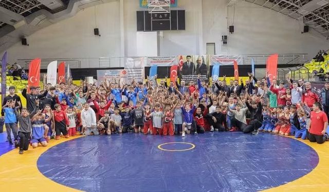 Mersin Ülkü Ocakları’ndan “Alparslan Türkeş Güreş Turnuvası”