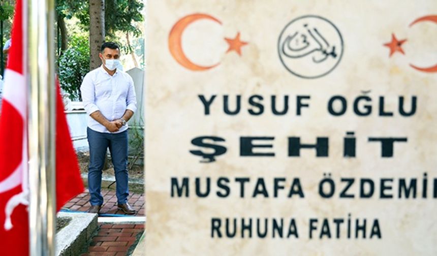 Alanya Belediyesi, Mübarek Kurban Bayramı öncesi mezarlıklarda çiçek dağıtımı gerçekleştirdi. Sosyal belediyecilik anlayışı ile her yıl düzenli olarak yapılan çalışma ile bu yıl, 21 mezarlıkta, 58 bin adet çiçek fidesi dağıtıldı.
