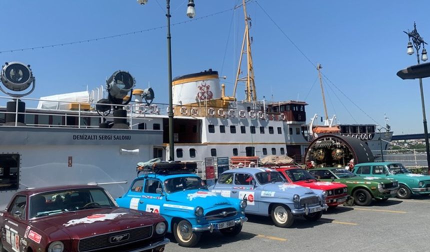 Klasik otomobillerle Prag’dan Osaka’ya 16 bin kilometre